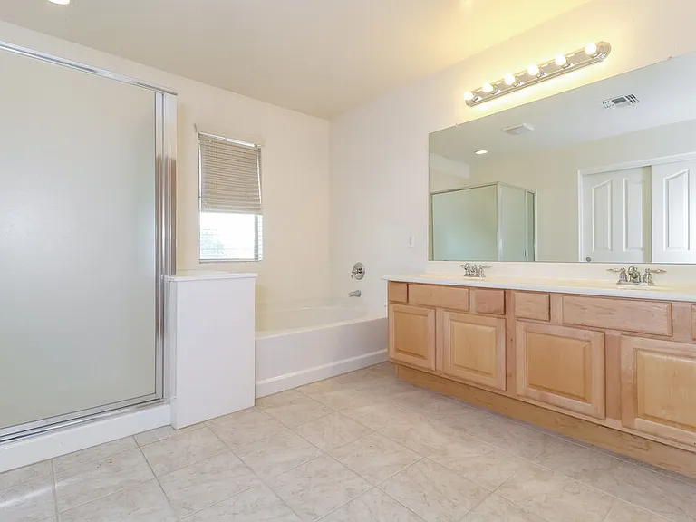 3116 S 82nd Ln — Photo 11