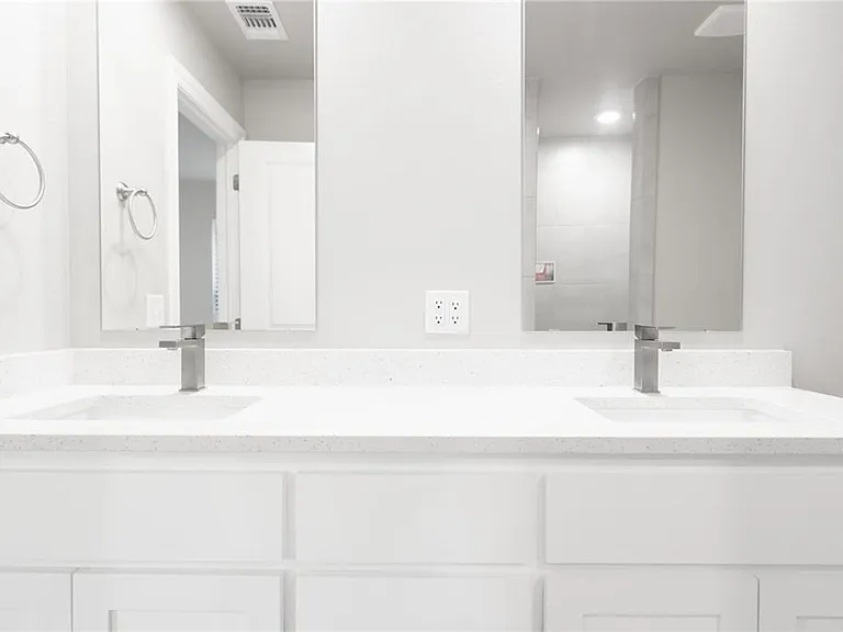 913 Westfall Dr — Photo 9