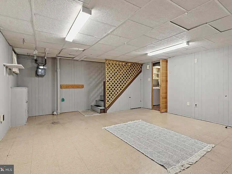 1447 Walker Ave — Photo 9