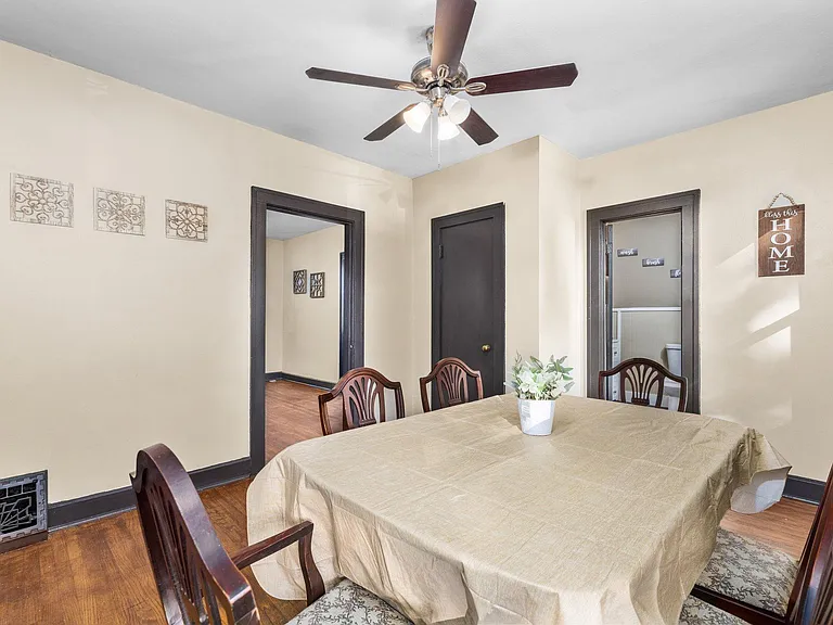 3202 W Main St — Photo 15