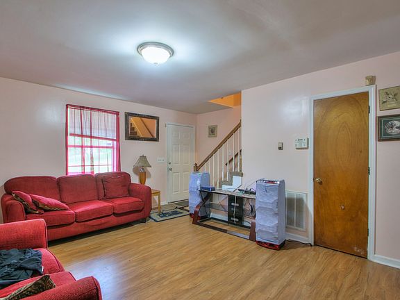 3rd image of 2601 Lakevilla Dr