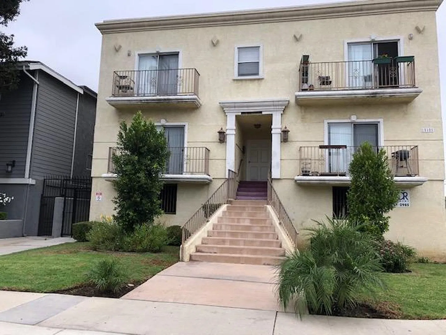 Burbank Apts 104 — Photo 1