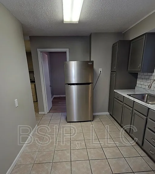 1141 NE Chester Ave #2 — Photo 5