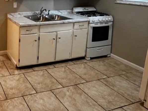 325 Pike St APT 5, Cincinnati, OH 45215