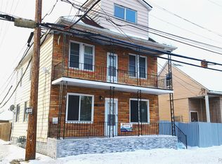 11705 Mackay St, Hamtramck, MI