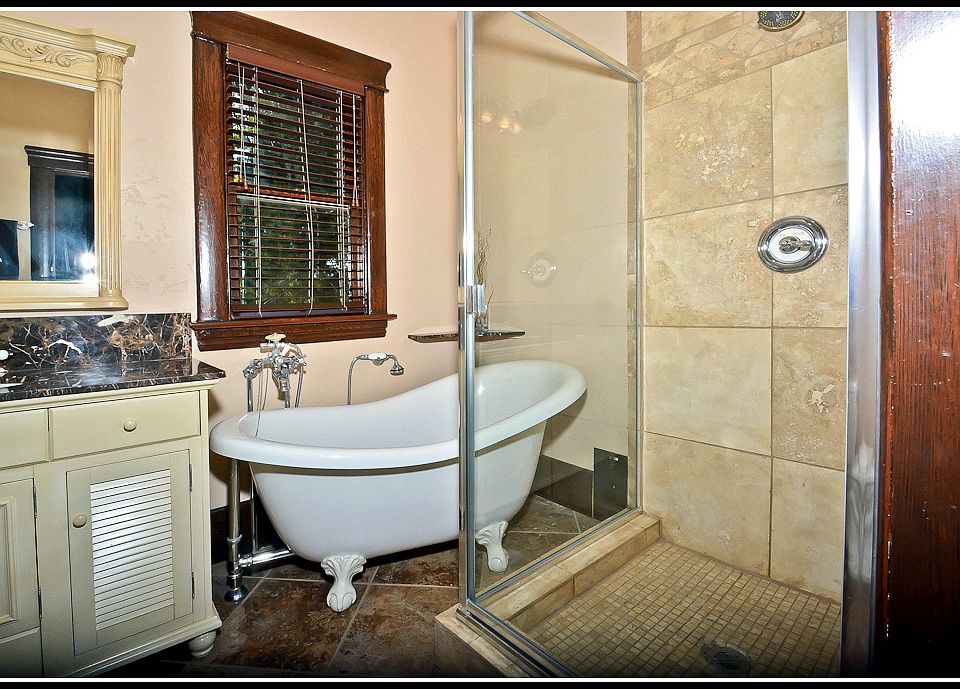Master Bath-Main Level