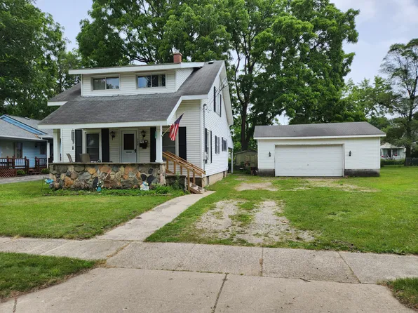 370 Sigsbee St, Rockford, MI 49341