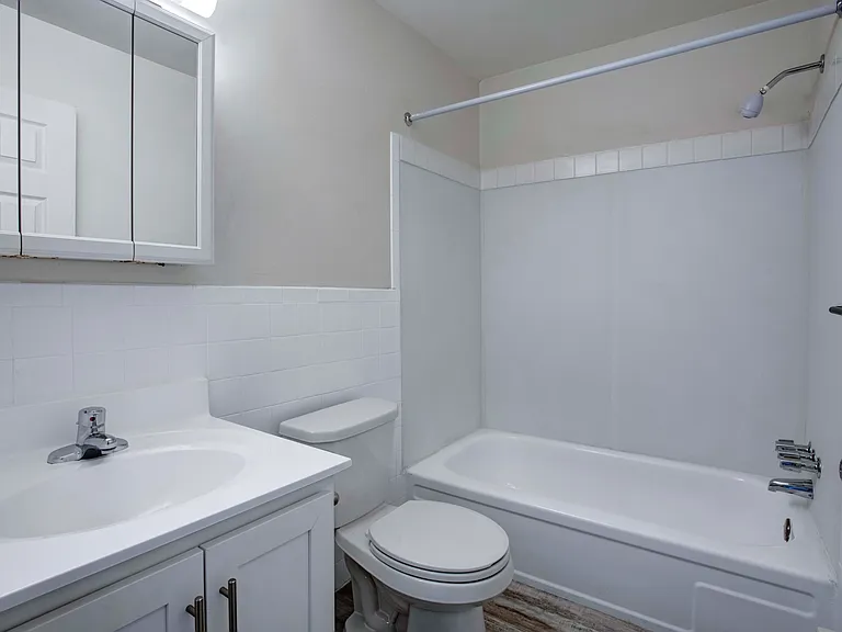 Silver Lake Manor — Photo 18