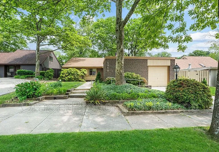 5360 Red Lake Ct — Photo 2
