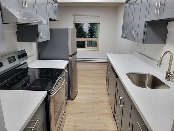 2nd image of 2031 Franklin Ave E APT 202
