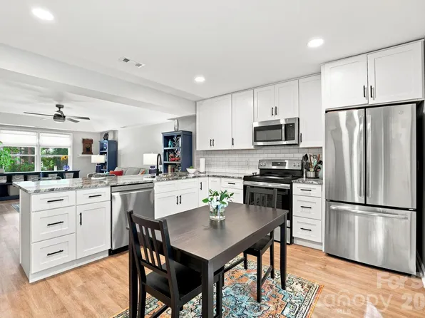 112 Joshua Case Ct, Fort Mill, SC 29715
