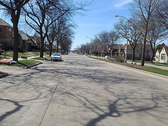 4th image of 1607-1609 W Capitol Dr