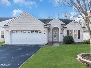 8 Ellison Ct, Union Beach, NJ 07735