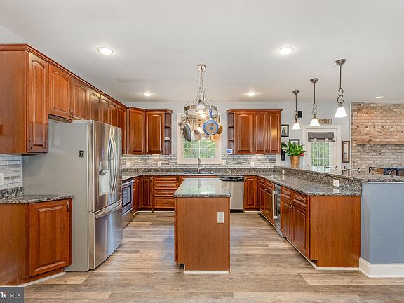 5th image of 23 Corns Dr