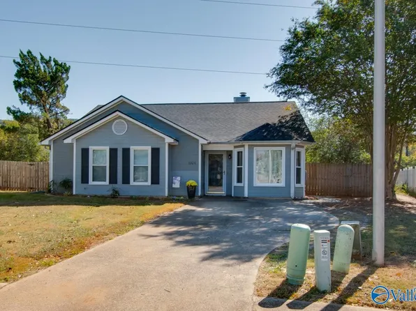 1020 Brisbane Ln SW, Huntsville, AL 35803