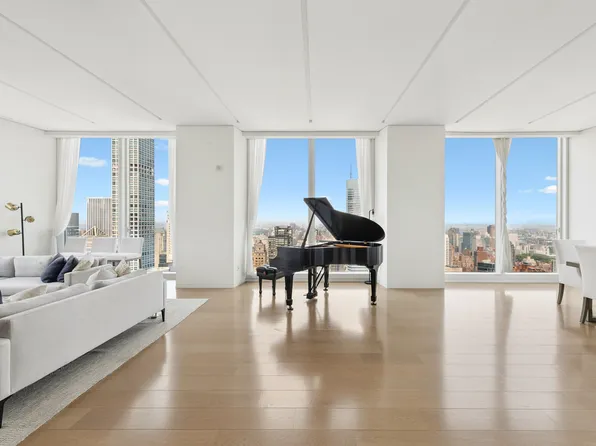 100 East 53rd Street image 1 of 14