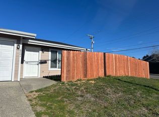 600 Easy St APT B, Brookings, OR 97415