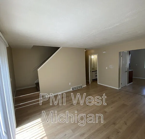 6081 In The Pines Dr SE — Photo 7