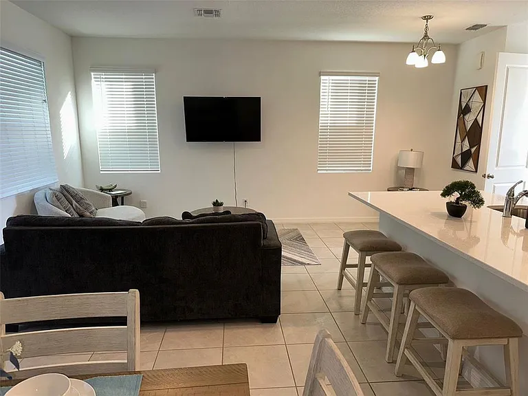 1457 Discovery St — Photo 9