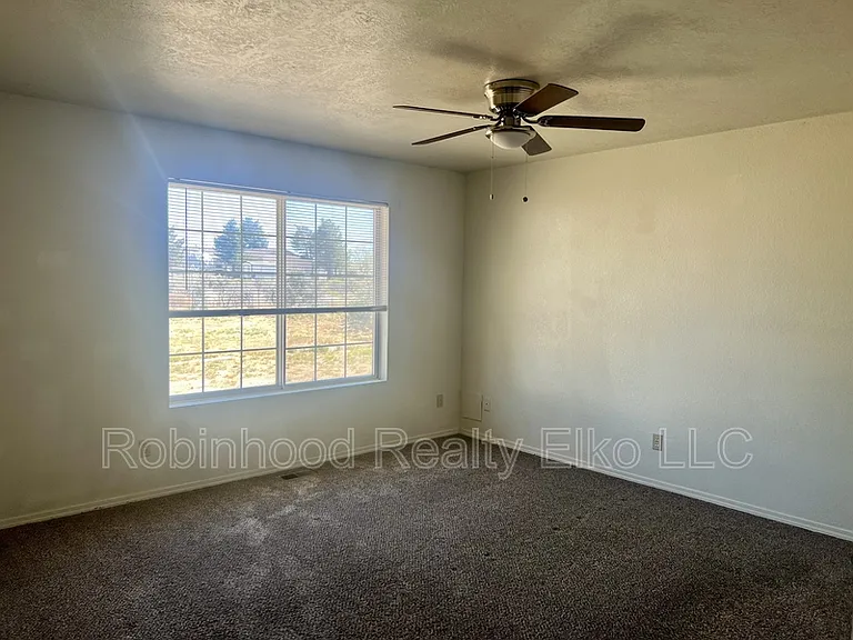 132 Flora Pl — Photo 23