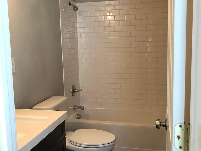 622 38th St #3 — Photo 9
