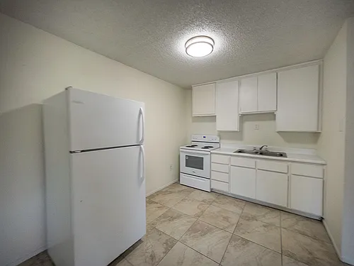 130 Metropolitan Dr #B Photo 1
