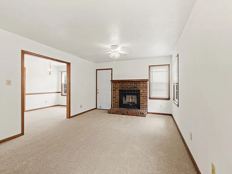 868 Avatar Dr — Photo 6