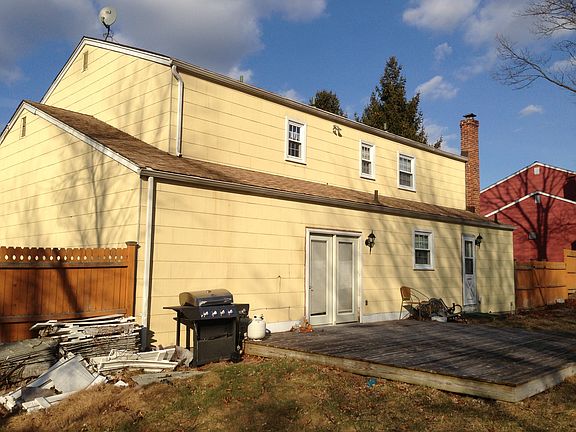 3rd image of 6 Lonni Ln