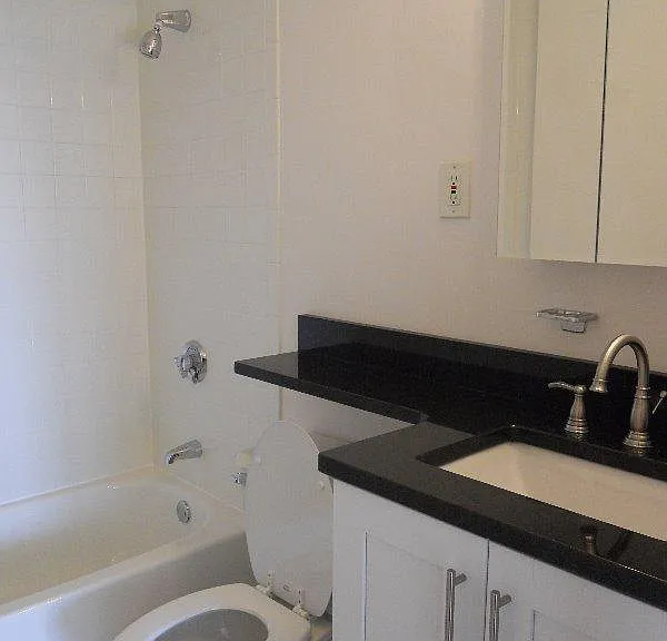 Bowdoin School Apartments — Photo 6