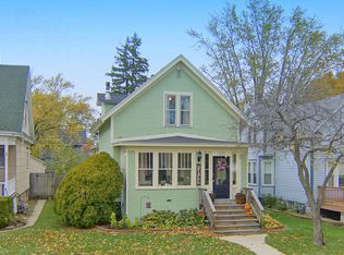 817 Wolcott Ave, Saint Joseph, MI 49085