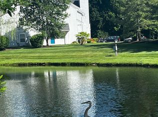 2404 Rabbit Run Rd, Marlton, NJ 08053