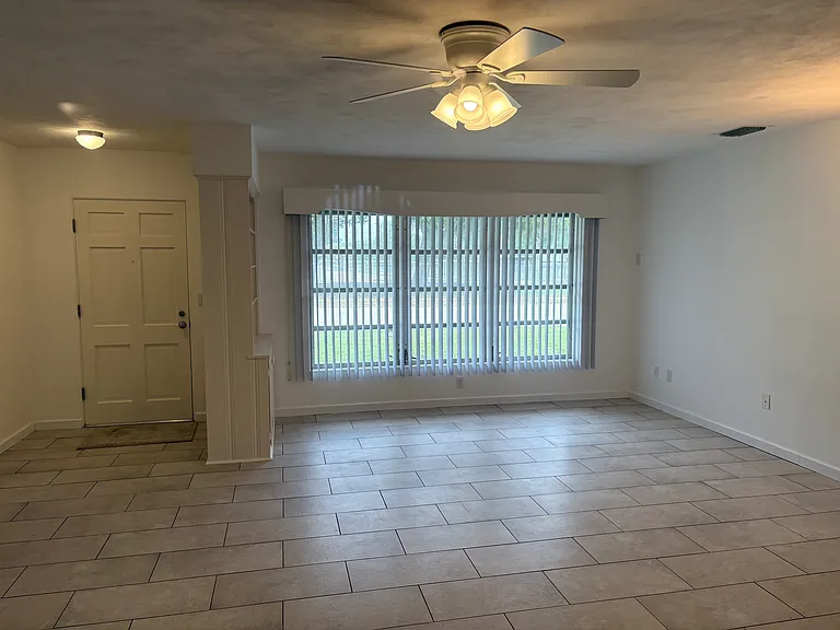 690 Avenue C SE #690 — Photo 3