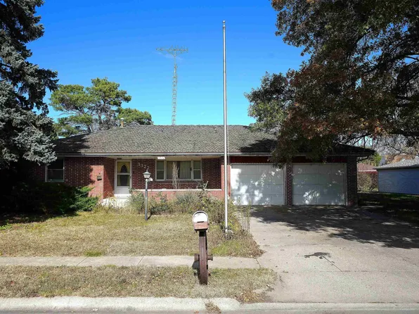 3322 29th St, Columbus, NE 68601