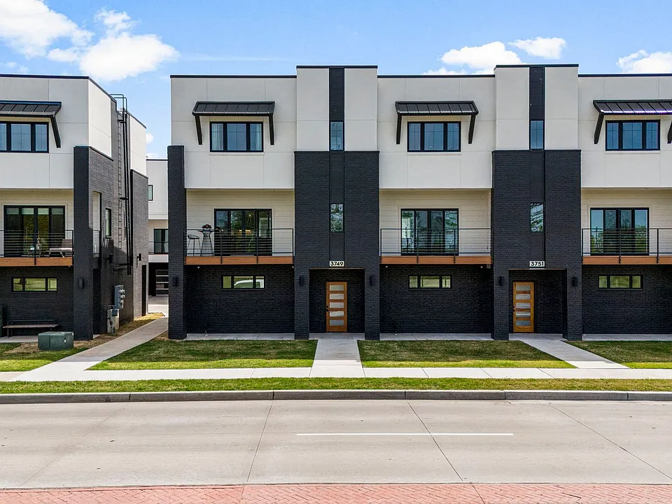 3769 Riverside Dr #3769
