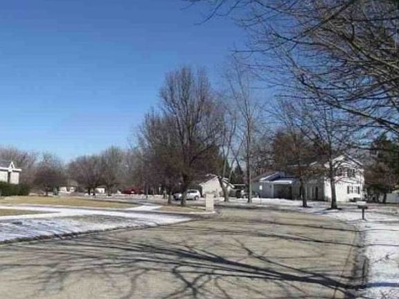 Exterior Neighborhood (street photo)