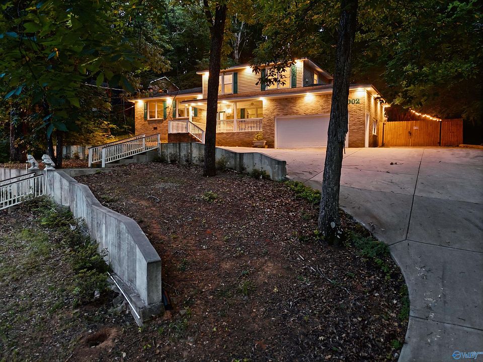 1st image of 3002 Barcody Rd SE