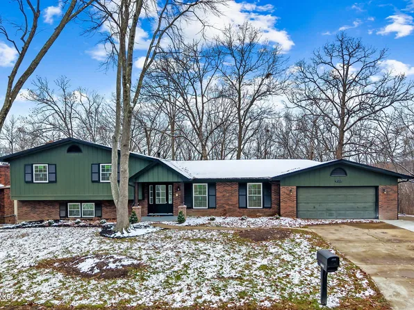 9008 Lakeridge Dr, Louisville, KY 40272