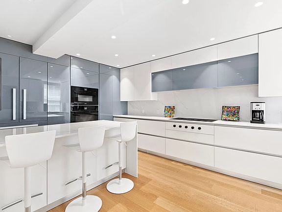 5th image of 215 E 73rd St #10AB