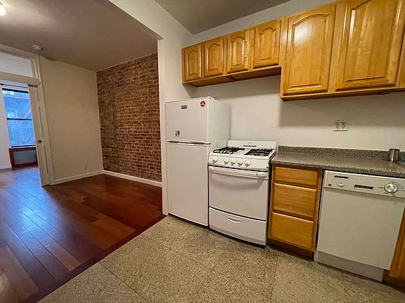 2nd image of 339 E 81st St #3B