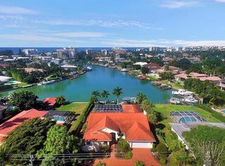365 Hawser Ln, Naples, FL 34102