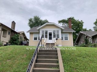 2724 Whitmore St, Omaha, NE 68112