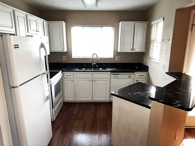 9403 Captiva Bay Dr #2 — Photo 4
