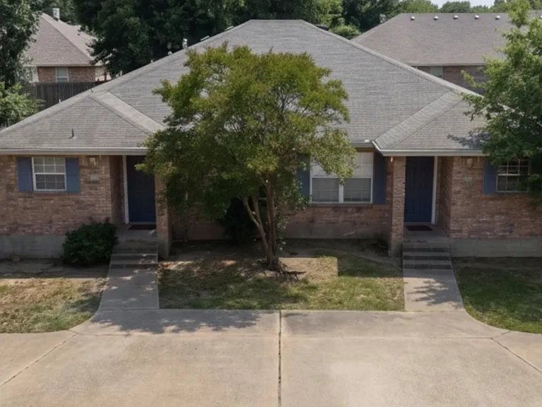 2404 Brittain Ct — Photo 1