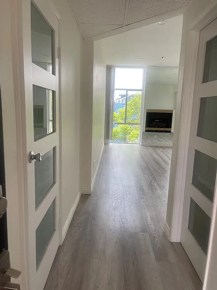 2 bed, 1000 sqft, $3,195 — Photo 1