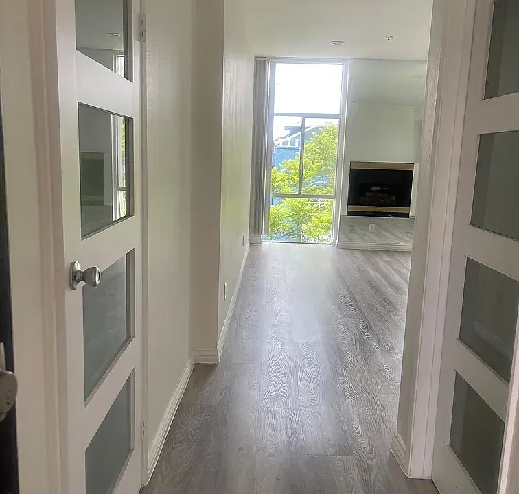 125.5 N Doheny Dr #409