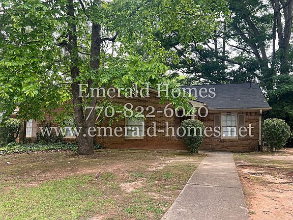 2nd image of 406-408 Charleston Ln