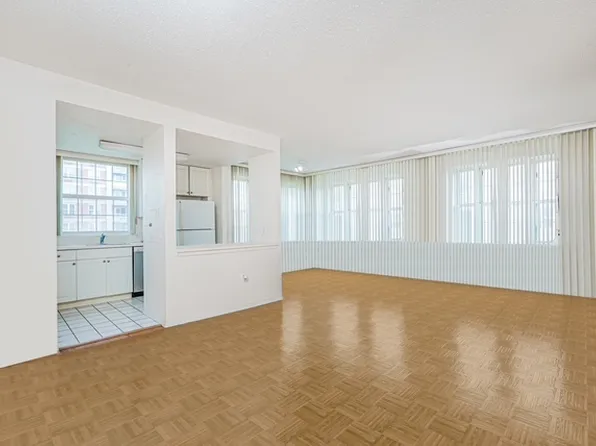 60 Oceana Drive West image 6 of 17