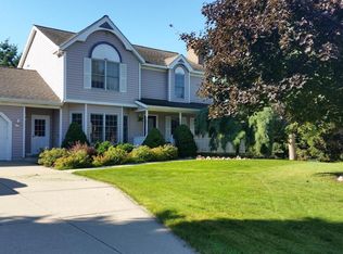 4273 Heritage Dr, Hudsonville, MI