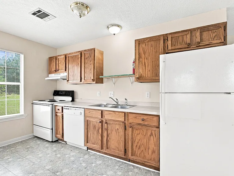 868 Long Dr #A — Photo 7