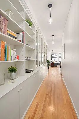 2nd image of 250 W 27th St APT 6K